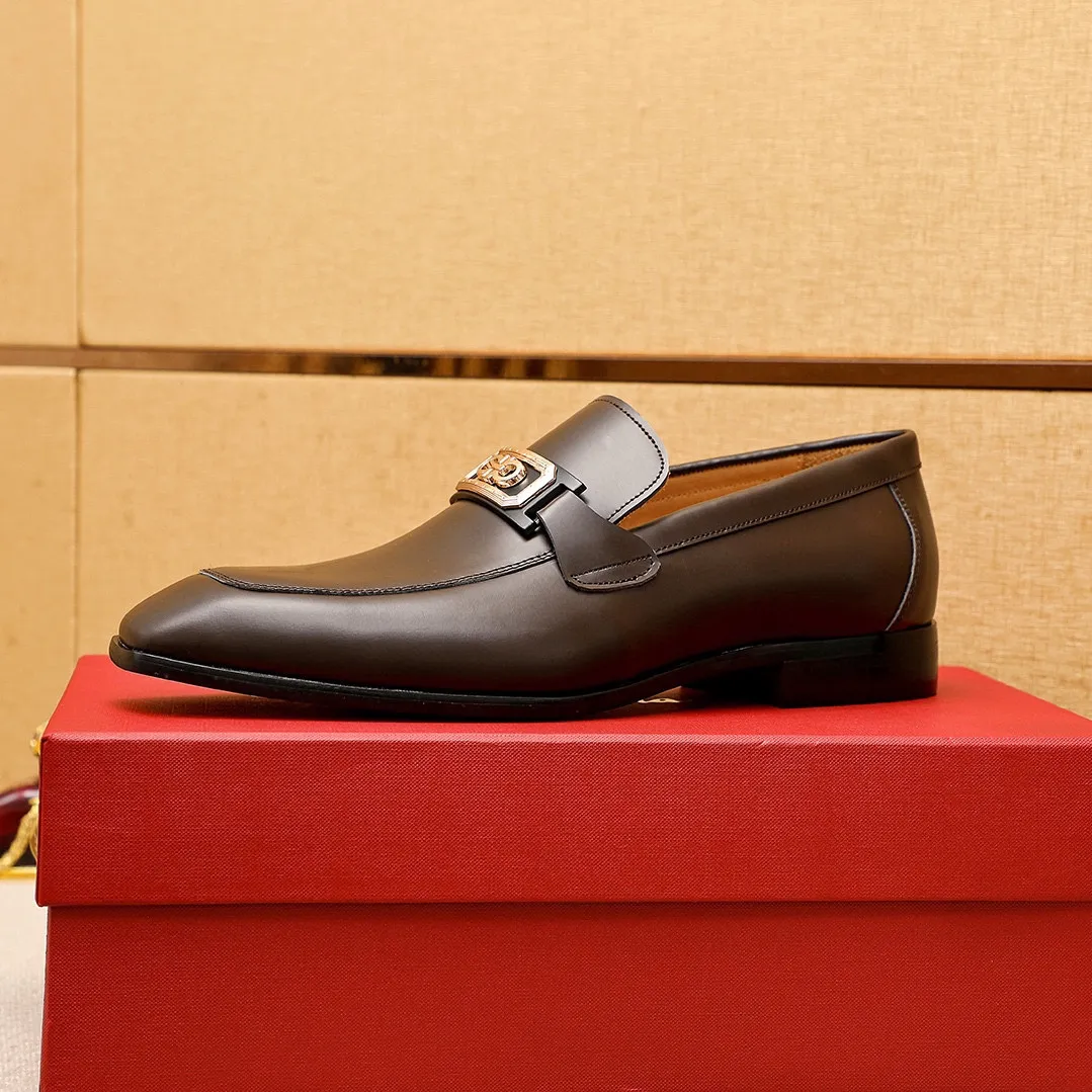 Men's shoes 💰442 💐 Product trademark: Ferragamo "Ferragamo" casual leather shoes Regular size: 38-44 (45.46🉑️customized) Product materials: Selected imported first-layer open-edge beaded cowhide embossed upper + original hardware buckle, imported water-dyed cowhide leather lining. Strong three-dimensional visual effect, combined outsole Color: 2⃣️colors available